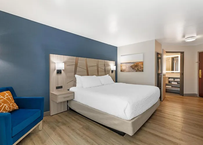 Best Western Plus, The Inn At Hampton